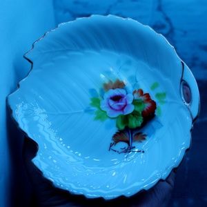 Trinket Dish, Porcelain, leaf shape, gold trim